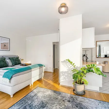 Stilvolles In Downtown Mitte, Boxspringbett, Balkon, Blick über Auf Den Himmel, Zentrale Lage, Kiez Vor Der Haustür *