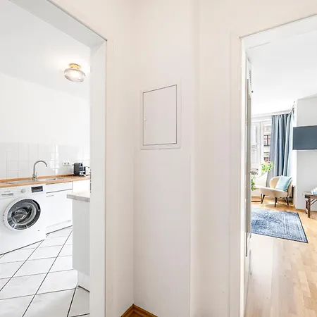 Stilvolles In Downtown Mitte, Boxspringbett, Balkon, Blick über Auf Den Himmel, Zentrale Lage, Kiez Vor Der Haustür