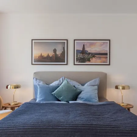 Stilvolles In Downtown Mitte, Boxspringbett, Balkon, Blick Ueber Auf Den Himmel, Zentrale Lage, Kiez Vor Der Haustuer Apartman