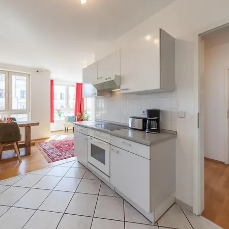 Stilvolles In Downtown Mitte, Boxspringbett, Balkon, Blick Ueber Auf Den Himmel, Zentrale Lage, Kiez Vor Der Haustuer * Berlin