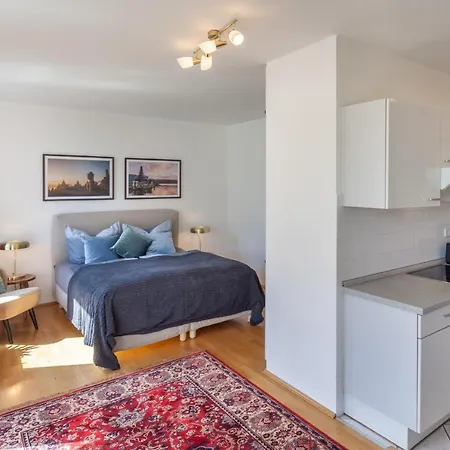 Apartamento Stilvolles In Downtown Mitte, Boxspringbett, Balkon, Blick Ueber Auf Den Himmel, Zentrale Lage, Kiez Vor Der Haustuer