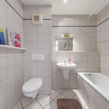 Stilvolles In Downtown Mitte, Boxspringbett, Balkon, Blick Ueber Auf Den Himmel, Zentrale Lage, Kiez Vor Der Haustuer * Berlin