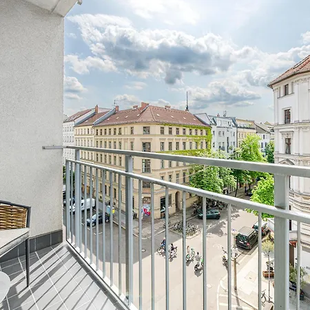 Stilvolles In Downtown Mitte, Boxspringbett, Balkon, Blick Ueber Auf Den Himmel, Zentrale Lage, Kiez Vor Der Haustuer Appartamento