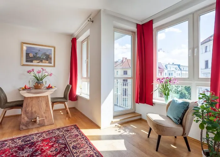 Apartamento Stilvolles In Downtown Mitte, Boxspringbett, Balkon, Blick über Auf Den Himmel, Zentrale Lage, Kiez Vor Der Haustür *