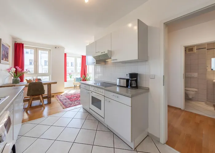 Stilvolles In Downtown Mitte, Boxspringbett, Balkon, Blick über Auf Den Himmel, Zentrale Lage, Kiez Vor Der Haustür * Berlín